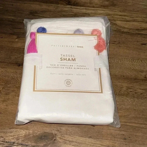 NWT PBT POTTERY BARN TEEN Tassel Sham 26x26 Multi Color 1 Euro Sham 100% Cotton - Picture 2 of 8